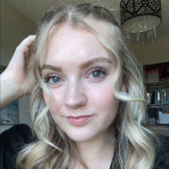 Meet your Posher, Elise - Picture 1 of 1